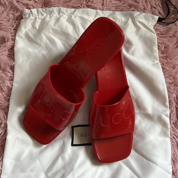 GUCCI Rubber Logo Platform Slide Sandal - Picture 1 of 9
